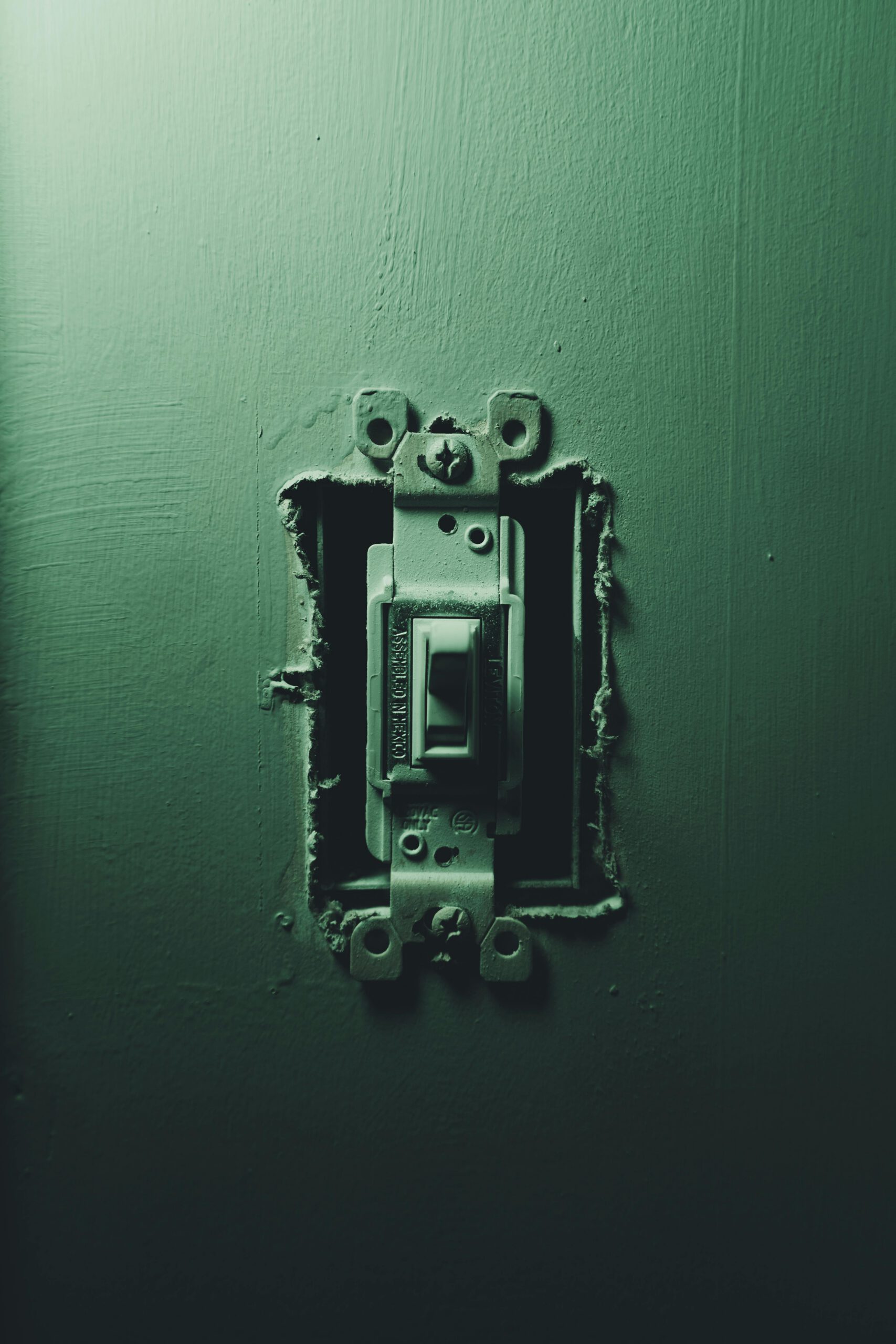 What to Do If a Light Switch Stops Working: Step-by-Step ...